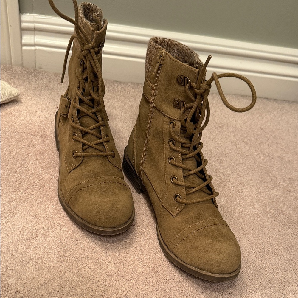 Women's Tan Lace-Up Boots